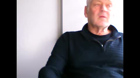 frannkboy61 online show from May 17, 5:31 pm