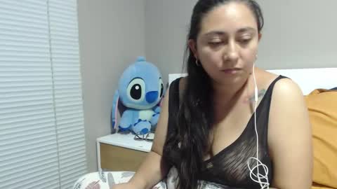 Snapshot of fransheska1_4 chatting on February 17, 1:24 am fransheska and Dimytri online show from February 17, 1:24 am