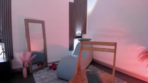 Fransheska online show from February 2, 12:15 pm