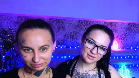 Freak online show from December 24, 3:37 pm