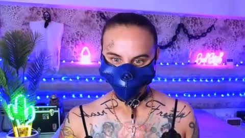Freak online show from September 13, 10:15 am