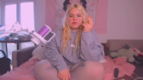 Alice online show from April 21, 3:07 pm