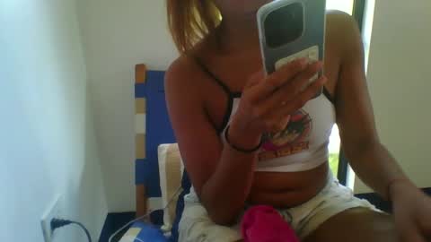 Snapshot of freakjawn1992 chatting on February 23, 3:51 pm FreakJawn online show from February 23, 3:51 pm