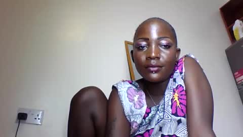 freaky_boobs online show from March 13, 8:15 pm