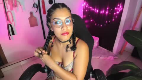 Lia Gomez online show from May 16, 2:19 am