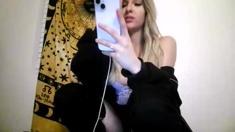 Snapshot of freakybankss chatting on March 5, 10:17 pm freakybankss online show from March 5, 10:17 pm