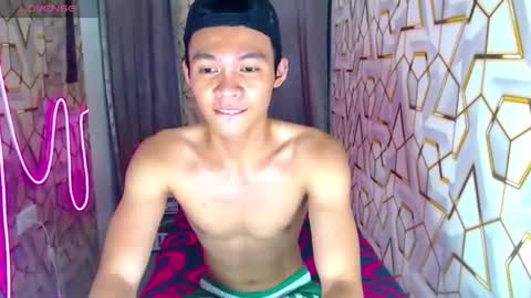 Snapshot of freakymarkxxx chatting on June 14, 10:39 am Mark online show from June 14, 10:39 am