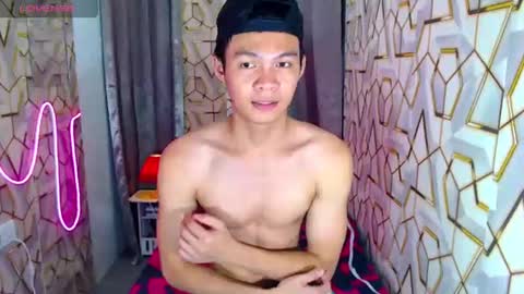 Snapshot of freakymarkxxx chatting on June 21, 2:08 pm Mark online show from June 21, 2:08 pm