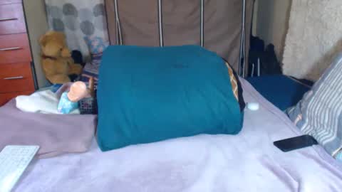 Snapshot of freakyteaser1990 chatting on December 18, 10:54 am Mandy online show from December 18, 10:54 am