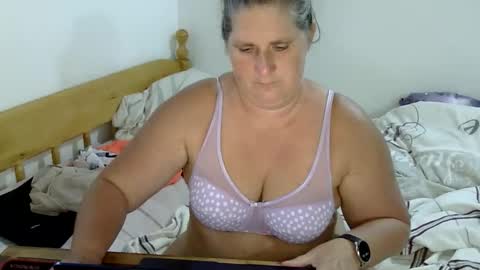 Snapshot of frechemaus414126 chatting on April 4, 4:15 pm frechemaus414126 online show from April 4, 4:15 pm