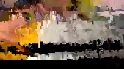 Snapshot of freckledfreaks chatting on December 7, 12:24 pm Me Myself Irene online show from December 7, 12:24 pm