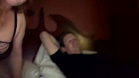 Snapshot of freckledfreaks chatting on February 6, 1:10 pm Me Myself Irene online show from February 6, 1:10 pm