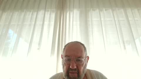 Snapshot of fredaldavid chatting on December 4, 9:51 am David Fredal online show from December 4, 9:51 am