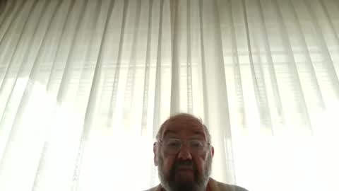 Snapshot of fredaldavid chatting on December 11, 9:09 am David Fredal online show from December 11, 9:09 am