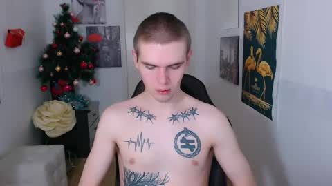 Snapshot of fredd_xanderrs chatting on December 11, 2:30 am fredd_xanderrs online show from December 11, 2:30 am