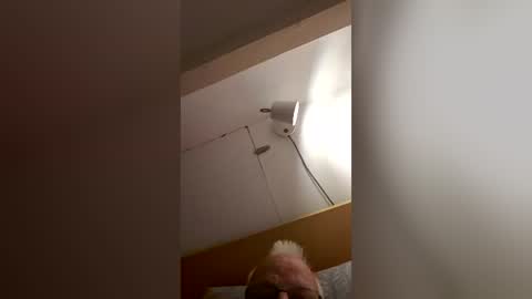 freddybear196258 online show from June 30, 12:17 pm