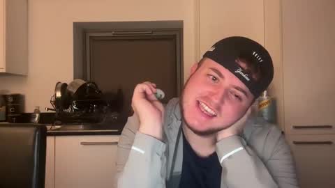 freddzzom online show from May 15, 12:17 am
