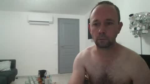 fredodu41 online show from December 7, 9:33 pm