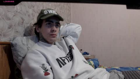Snapshot of fredzo777 chatting on February 5, 1:15 am Fred online show from February 5, 1:15 am