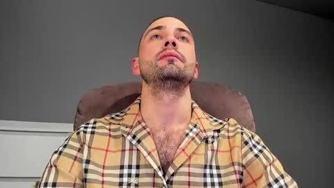 Andrew online show from November 25, 10:43 pm