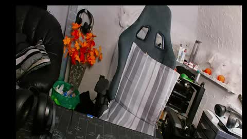 Snapshot of freecamdick chatting on January 7, 6:27 am freecamdick online show from January 7, 6:27 am