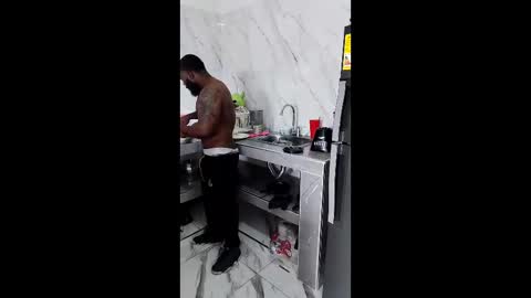 shakur online show from April 2, 6:05 pm