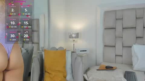 Snapshot of frehia_dimou chatting on October 18, 11:33 am Frehia online show from October 18, 11:33 am