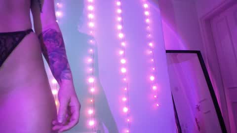 Snapshot of freja_fantasy chatting on February 22, 12:15 pm Freja Fantasy online show from February 22, 12:15 pm