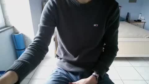 Snapshot of french_666999 chatting on January 28, 9:08 am French 666999 online show from January 28, 9:08 am