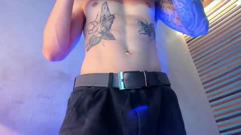 Snapshot of french_sexx chatting on February 17, 7:09 pm Xavier online show from February 17, 7:09 pm