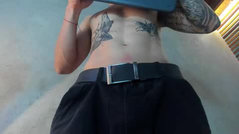 Snapshot of french_sexx chatting on March 4, 1:22 am Xavier online show from March 4, 1:22 am