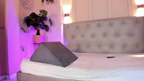 Snapshot of french_sexx chatting on April 1, 7:11 pm Xavier online show from April 1, 7:11 pm