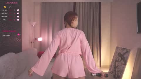 Snapshot of frencheseyes chatting on September 25, 12:53 pm frencheseyes online show from September 25, 12:53 pm