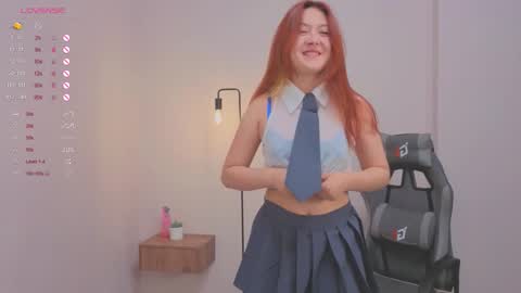 Snapshot of frencheseyes chatting on October 19, 2:07 pm frencheseyes online show from October 19, 2:07 pm