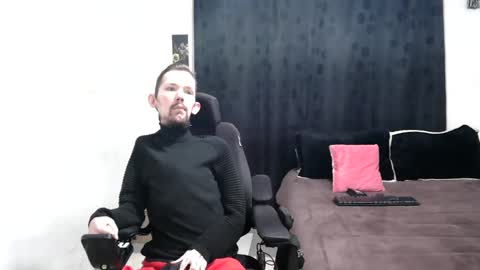 Snapshot of frenchroulette chatting on March 2, 9:53 am Thomas y Sophia online show from March 2, 9:53 am
