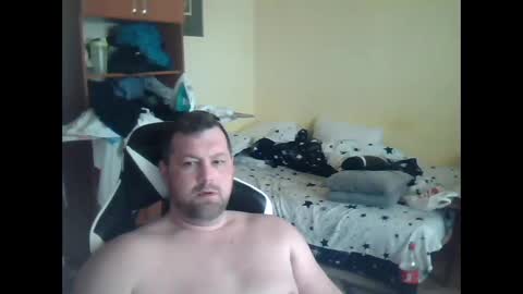 Snapshot of frenks117864 chatting on February 10, 10:41 am frenks117864 online show from February 10, 10:41 am