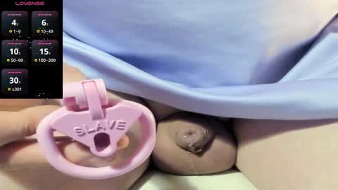 Snapshot of frenulumsnap chatting on December 16, 1:11 pm Meadow online show from December 16, 1:11 pm