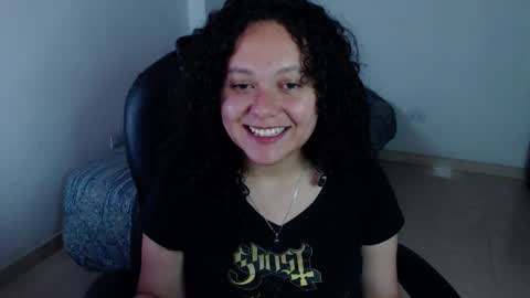 Snapshot of freud_x_louise1 chatting on December 23, 9:49 am Louise online show from December 23, 9:49 am