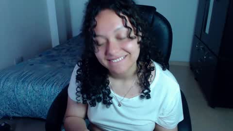 Snapshot of freud_x_louise1 chatting on December 30, 9:16 am Louise online show from December 30, 9:16 am
