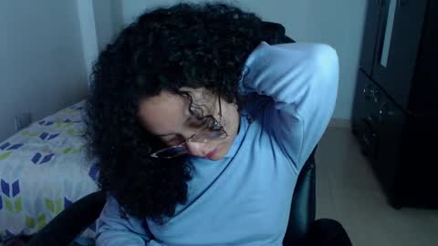 Snapshot of freud_x_louise1 chatting on January 7, 9:29 am Louise online show from January 7, 9:29 am