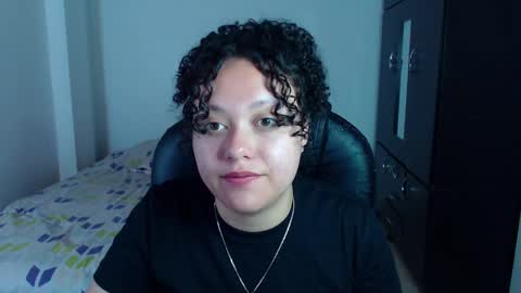 Snapshot of freud_x_louise1 chatting on January 10, 9:23 am Louise online show from January 10, 9:23 am