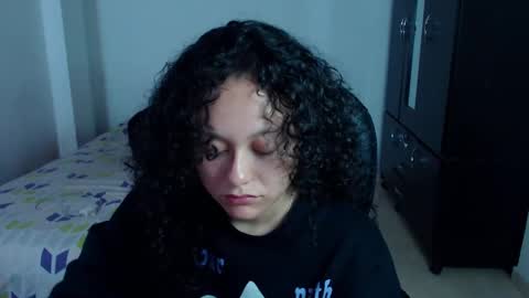 Snapshot of freud_x_louise1 chatting on February 23, 4:07 am Louise online show from February 23, 4:07 am