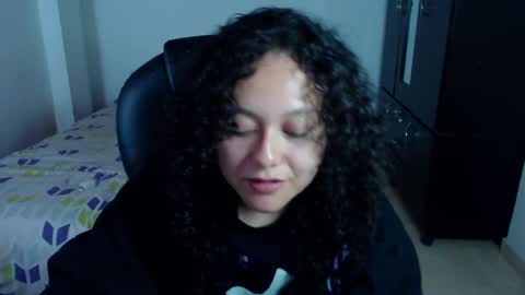 Snapshot of freud_x_louise1 chatting on February 23, 7:11 am Louise online show from February 23, 7:11 am
