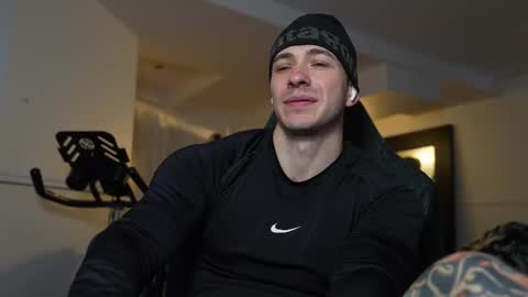 Snapshot of frewfun chatting on March 12, 10:50 pm cameron online show from March 12, 10:50 pm