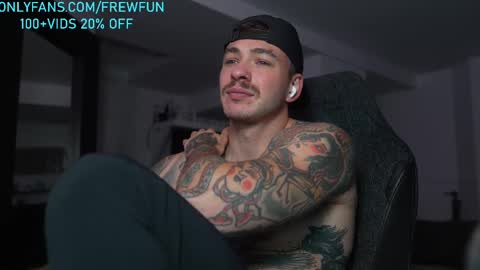 Snapshot of frewfun chatting on September 9, 1:05 am cameron online show from September 9, 1:05 am