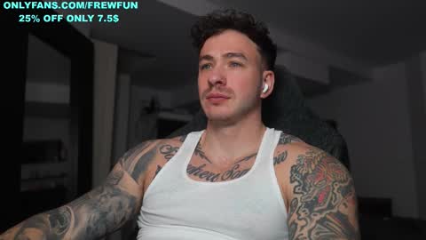 Snapshot of frewfun chatting on December 2, 12:05 am cameron online show from December 2, 12:05 am