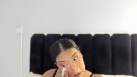 Snapshot of freya_blaze chatting on February 19, 4:30 am freya_blaze online show from February 19, 4:30 am