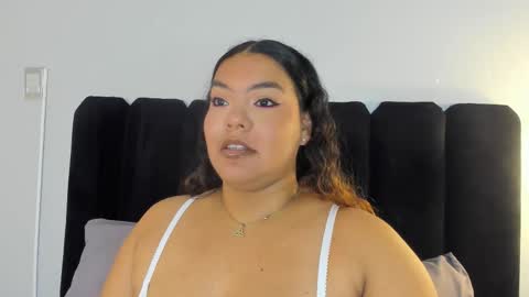 Snapshot of freya_blaze chatting on March 19, 4:38 am freya_blaze online show from March 19, 4:38 am