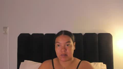 Snapshot of freya_blaze chatting on April 8, 3:50 am freya_blaze online show from April 8, 3:50 am
