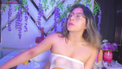 Freya online show from May 6, 3:57 am
